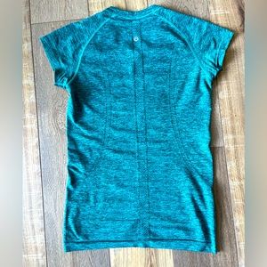 Lululemon swiftly Tshirt